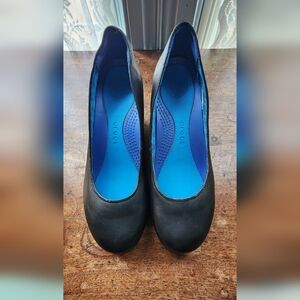 NWOT Crocs Leigh Wedge Pumps | Black Wedge Heels | Women’s Size 9